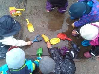Lek Hvordan arbeider barnehagen med lek?