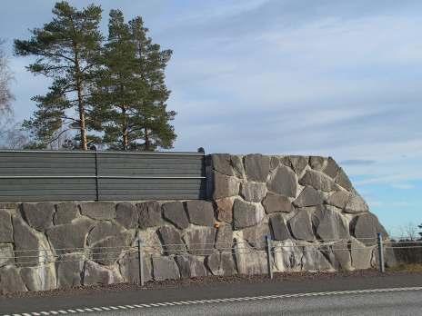 Beskrivelse av tiltaket er det av trafikksikkerhetsmessige grunner ønskelig at kryss i sin helhet blir lagt i dagsoner.