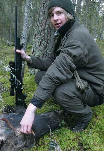 Støtteforing gjennomføres i en viss grad for å redusere beitetrykket på skogen eller for å holde elgen borte fra vei og jernbane.