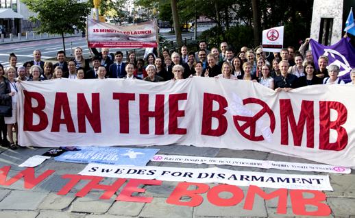 ARTIKKEL Forbudet mot atomvåpen ble vedtatt 7. juli 2017 Det brøt ut stormende applaus i FN-bygningen i New York da forbudet mot atomvåpen ble vedtatt.