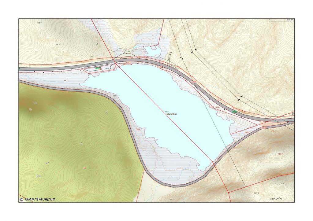 Toskatjern Figur 11. Toskatjern med nærliggende vegsystem. Bilde fra sør vest mot nordøst. 2.2 Innsamling og analyse Prøver fra alle innsjøene ble tatt januar 2012.