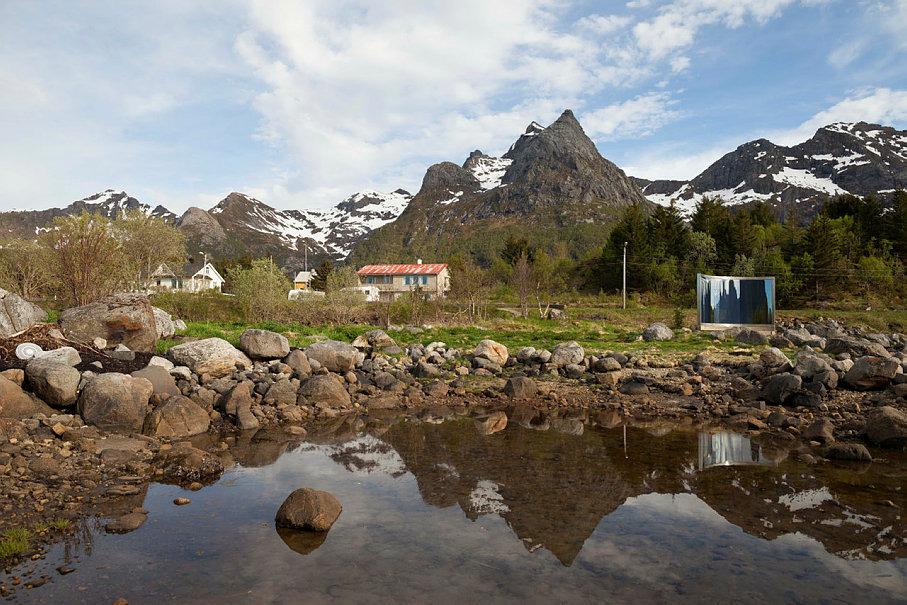 har to representanter fra folkehelseavdelingen tatt imot innspill til Regional plan for folkehelsearbeid på et av møtene i fylkeseldrerådet. 12.