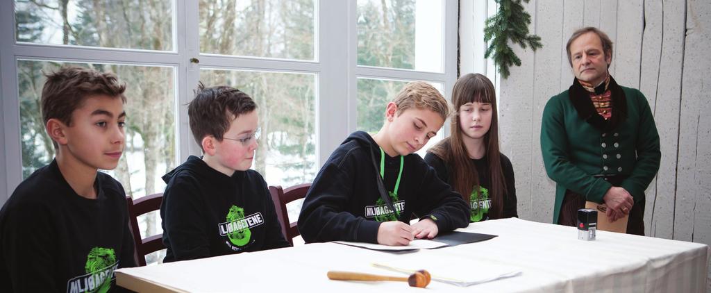 OM BARNAS KLIMAPANEL Konstituering av Barnas Klimapanel på Eidsvoll 2015. Barnas Klimapanel er sett samen i regi av Miljøagentene.