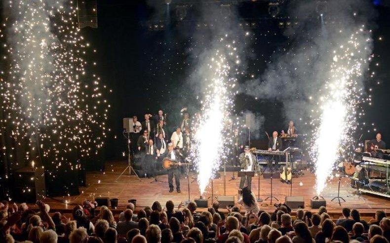 Referanser/litteratur Dette er avisutklipp fra Byavisen hvor We will Rock you fikk bred omtale: Lillehammer: Sing Song Singers jubileumskonsert ble en oppvisning i hvordan musikk bør fremføres og