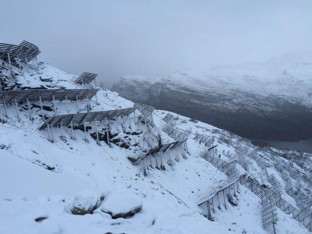 Prosjekt Rassikring Beskrivelse Omfang/mengder Type kontrakt Tidspunkt for Ferdigstillelse Bygge nye rassikringsanlegg på strekningene Finse-Myrdal og Voss-Bergen.