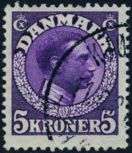 : 8818 5 kr Chr. X 1918 i den uvanlige dyp rødviolette fargen.