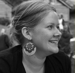 Ingrid Andersen Heieren er tilsett som ny dagleg leiar og folkemusikkkoordinator i Sogn og Fjordane Folkemusikklag. Stillinga er framleis på 50%. Ho tok til i stillinga 1. november.
