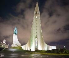 Her vil vi få et morsomt og interessant foredrag om denne gamle hovedstaden. Videre går turen til Gullfoss, som er landets mest berømte foss.