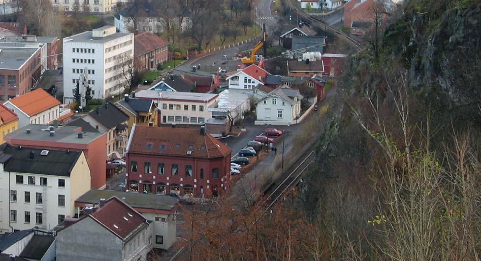 GAMLE HUS DA OG NÅ I kvartalet mellom Jernbanegata og