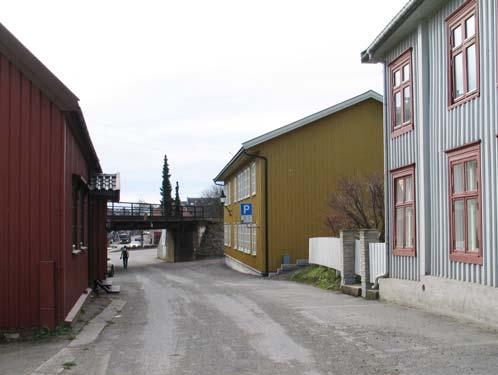 ført gjennom tidlig på 1880-tallet. Hovedhuset i nr.