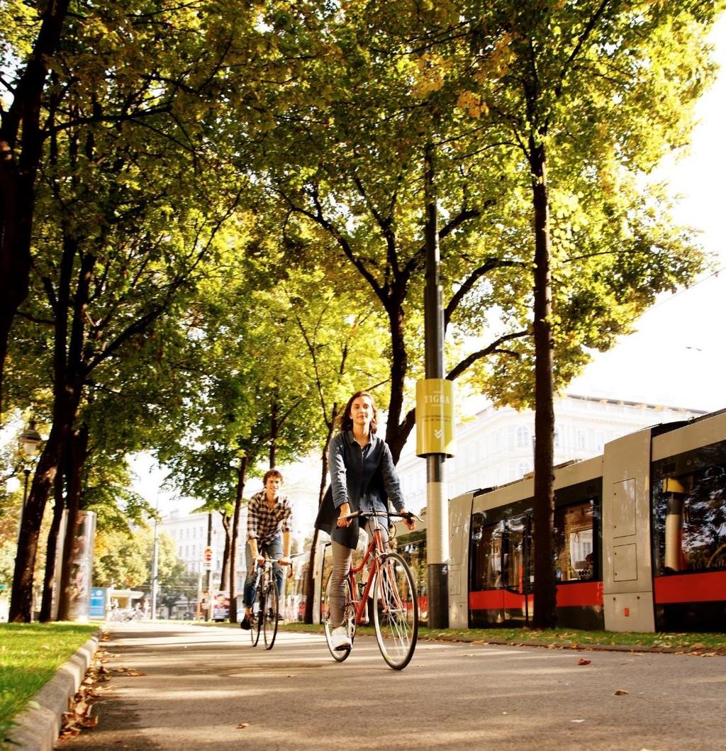 Getting around easily CAT City Airport Train airport city centre in