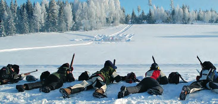 SKYTING EN SPORT FOR ALLE Feltskyting foregår ute i terrenget mot ulike mål på varierte avstander.