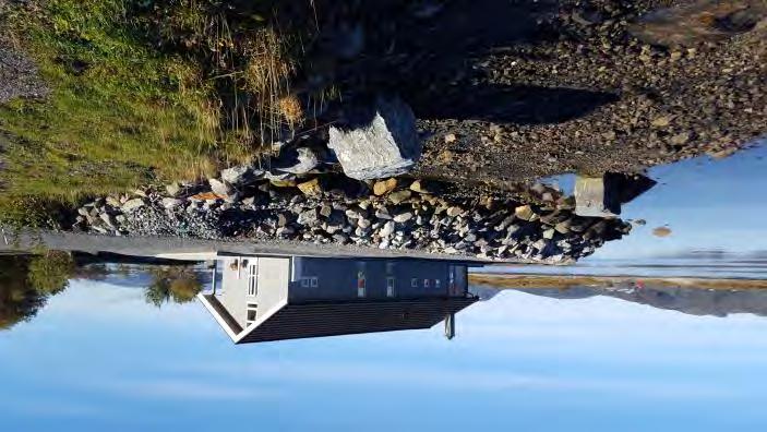 Eksisterande hytte utfylt på steinmasser som er lokalisert på berg grunnfjell i dagen. NVE peikar på at det kan vere marine avsetningar i planområdet.