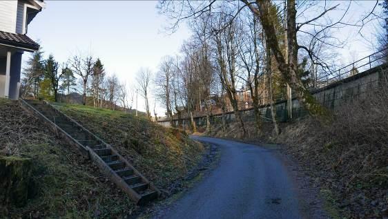 Deler av Bergen sentrum er bygget ut med et slikt stasjonært bossug. Grønnstruktur Eiendommen er i dag bebygget med boliger på stor tomt med grønt preg.