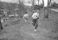 RESULTATLISTE 1.MAI-LØPET 1995 ÅHEIM IL MENN SENIOR: 1. Nils Jarle Sætre, Vartdal 10.26 2. Runar Myklebust, Volda 11.26 3. Ole Magne Kvalsvik, Åheim 11.