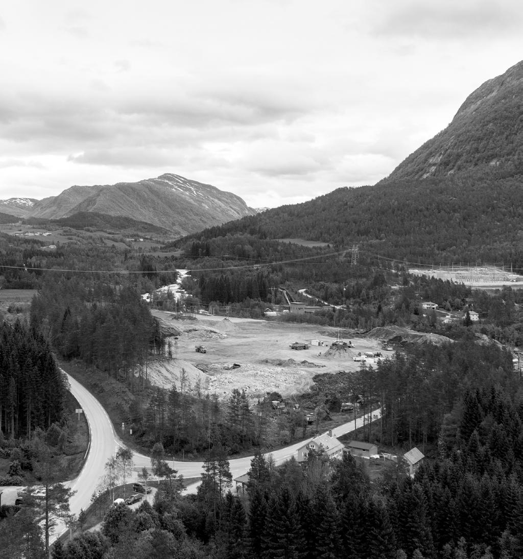 SUNNFJORD NÆRINGSPARK Sentralt og framtidsretta Sentralt mellom og Første byggetrinn av nye på Moskog i kommune er klar til etablering av nye verksemder frå hausten 07.