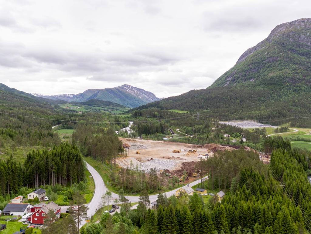 Køfri tilkomst til E9 INDRE SUNNFJORD EIN SPENNANDE STAD FOR ETABLERING har vore eit vekstsenter sidan SIVA etablerte eit industriområde på Øyrane i 97.