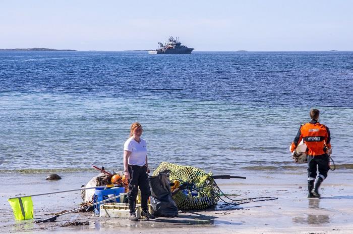 Begge foto: Bo Eide Verneområdestyret ligger helt ytterst på kysten av Troms, og det kommer enorme mengder med marint avfall fra havet.