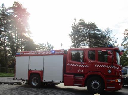 I Solstad Barnehage hadde vi i september brannøvelse med besøk av brannmenn og brannbil.