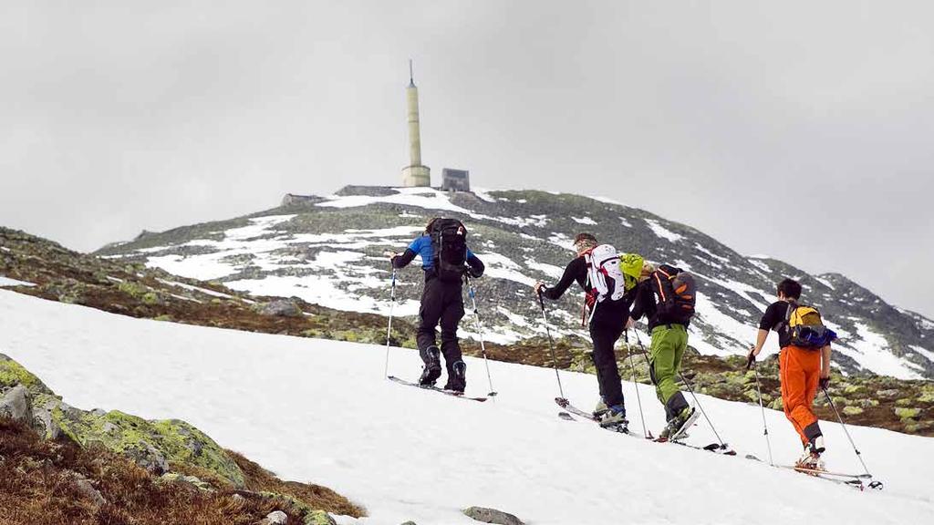 Ørnenipa (1333moh) Gaustatoppen (1883moh) Toppturer er kanskje den morsomste måten å oppleve vinterfjellet på?