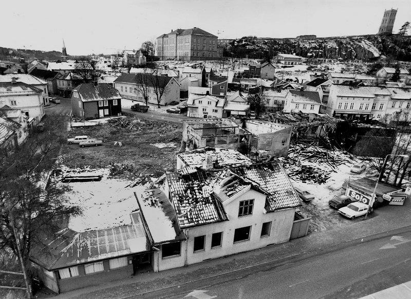 Fotograf: Eivind Eriksen, Tønsbergs Blad Kvartalet Tollbodgaten, Farmandsveien og Stoltenbergsgaten etter