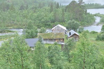 Foto: Reindalssetra frå austsida, 13.07.16 Foto: Per Magnus Berdal, Olav Melchior og Helge Aarset framfor selet, 13.07.16 Foto: vestside av restaurert sel, 13.07.16 I etterkant av synfaringa har søkjar 21.