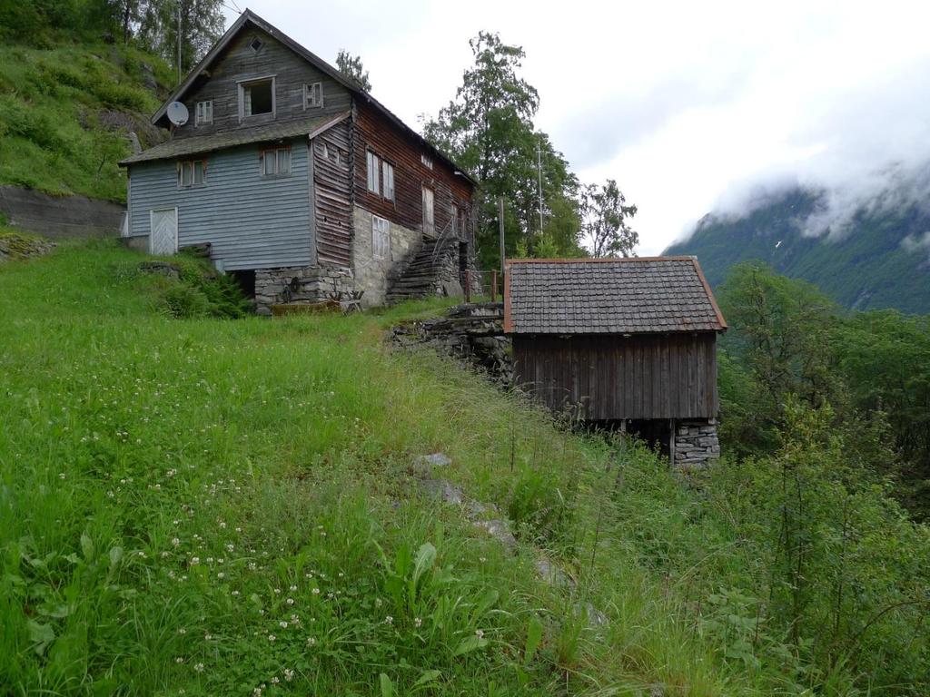 Vestlandet Skjøtselsplan for Nedre Ljøen slåttemark, Stranda kommune, Møre og Romsdal fylke FIRMANAVN OG ÅRSTALL: Dag Holtan, 2011.