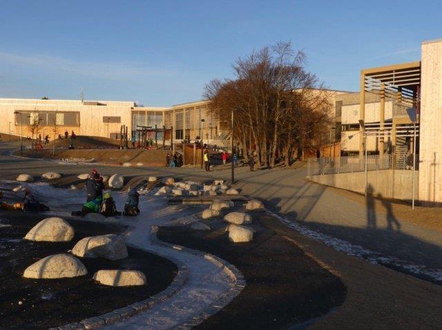 Åsveien skole, Trondheim God fremkommelighet Lett å finne frem