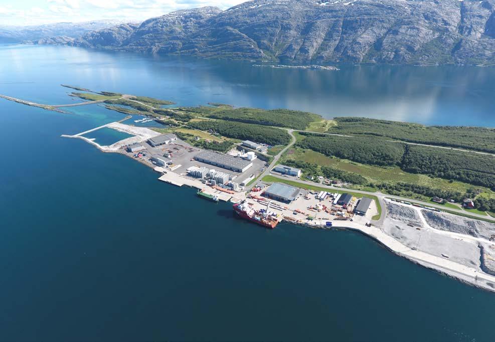 Figur 3.2: Illustrasjon: Statoil ASA Asterix ~1300 m Aasta Hansteen Bodø Harstad Lokale aktiviteter Parallelt med byggingen av SPAR-plattformen har det også vært høy aktivitet på Helgeland.