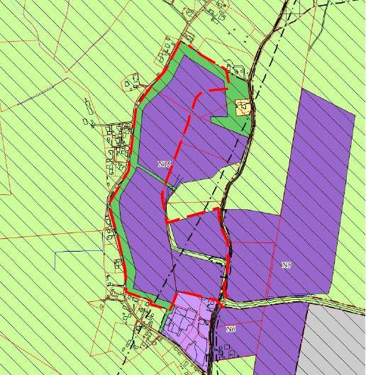 Figur 2: Utsnitt fra gjeldende kommuneplan. Det aktuelle planområdet er markert med rød stipla linje. 2. METODE Foreliggende utredning er utarbeidet i henhold til planprogram vedtatt av kommunen 21.