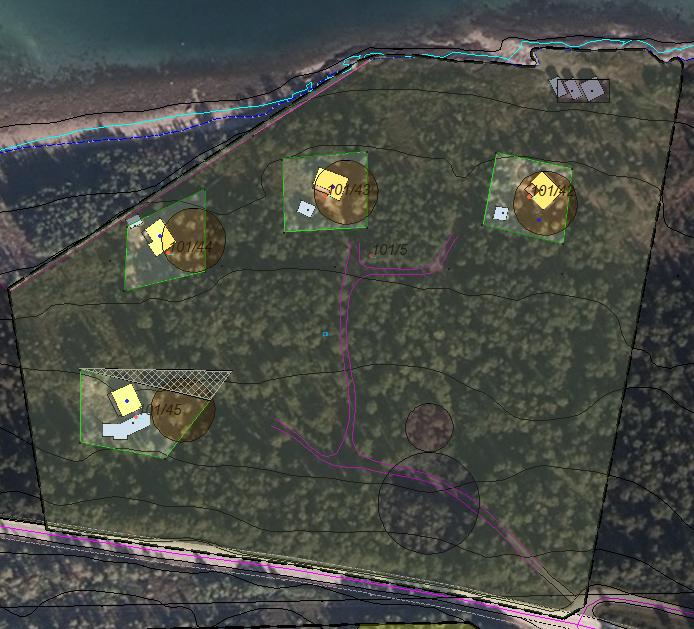 2 av 4 Fig 2 Oversiktskart reguleringsplan Vågan hytteområde Fig 2 viser reguleringsplan Vågan hyttefelt 101/5. Svart boks tilsvarer ca detalj for eiendomsendringen som vist i fig 3.