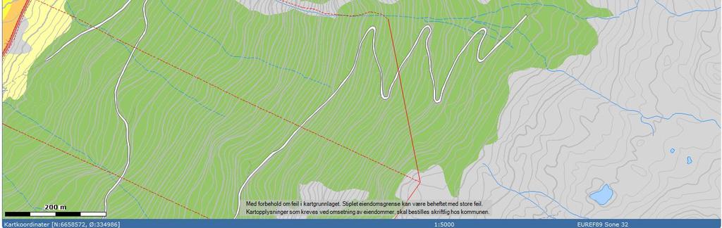 Elva og utbyggingsområdet Dumselva har si opprinning frå Strandafjellet opp mot 900 moh.