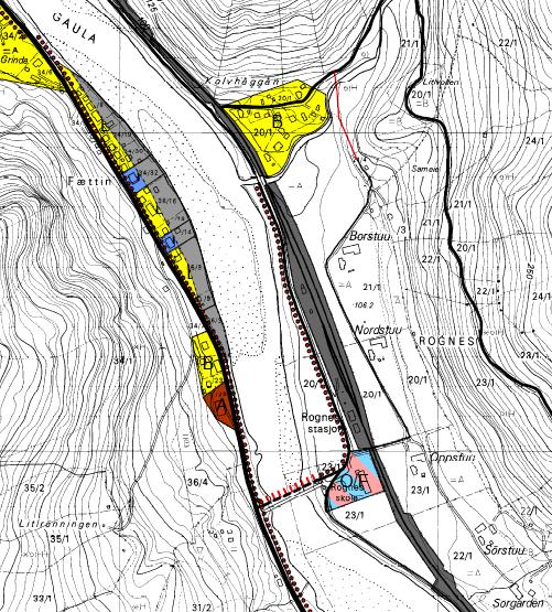 Fig 1: Utsnitt fra kommunedelplan Rognes. Omsøkt areal har ingen farge og er dermed et LNF-område. Rød pil markerer ca plassering av omsøkt tiltak.