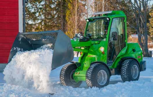 Skuffer, materialhåndtering Snøskuffe Skuffene er laget for å håndtere lette materialer som f.eks. snø, spon, naturgjødsel, flis o. l. Bunnen i disse skuffene er lenger og sidene høyere fordi et større volum effektiviserer jobben vesentlig når en jobber med lette materialer.