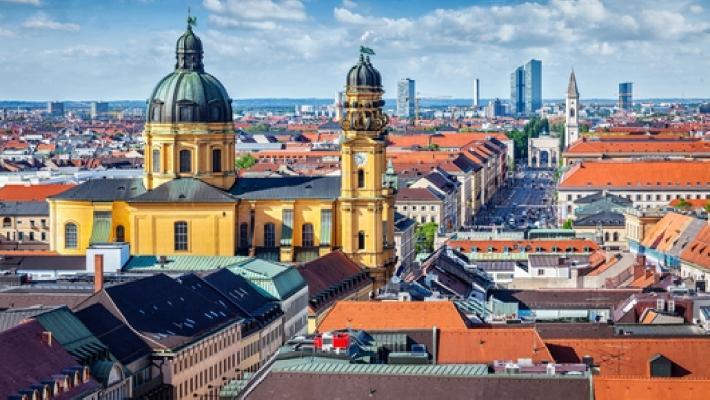 Theatinerkirche i München Pinakothek (10.7 km) I München finnes flere av Tysklands ypperste kunstmuseer.