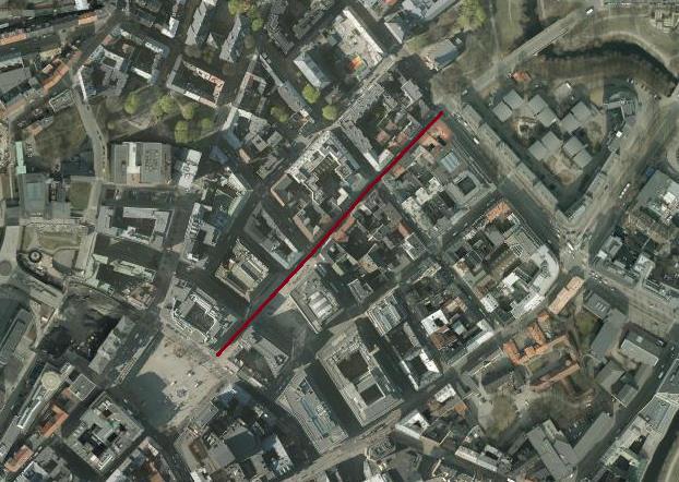 Torggata er totalt 790 m lang og delt i to av Youngstorget som bryter opp gateløpet.