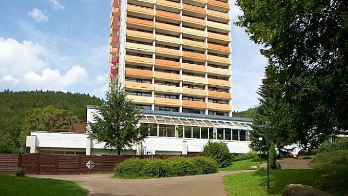 Aparthotel Panoramic Det hyggelige Aparthotel Panoramic har en ypperlig beliggenhet i den koselige spa-byen Bad Lauterberg. Herfra er det kort avstand til en myriade av de mange forlystelser i Hartz.