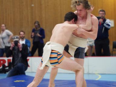 NM Sumo 8. april 2017 Domus Atletica, Oslo Ungdom menn Sumo 70 kg 1. Steinar Bjørndal, Kolbotn IL 2. Eirik Hulaas, Tønsb.kam. 3. Håvard Illionois Tønsb.kam. 80 kg 1. Nikolai Aasvang, Tønsb.kam. 2. Runar Berg, Jølster IL Senior menn Sumo 70 kg 1.