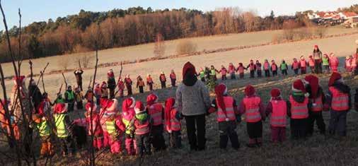 DESEMBER Juleforberedelser og adventstid Adventstiden er ventetid til jul. Vi bruker tiden med å telle ned dagene til julaften, lage julegaver, snakke om nissen m.m. Hver mandag i desember samles barna i barnehagen til adventsamling.