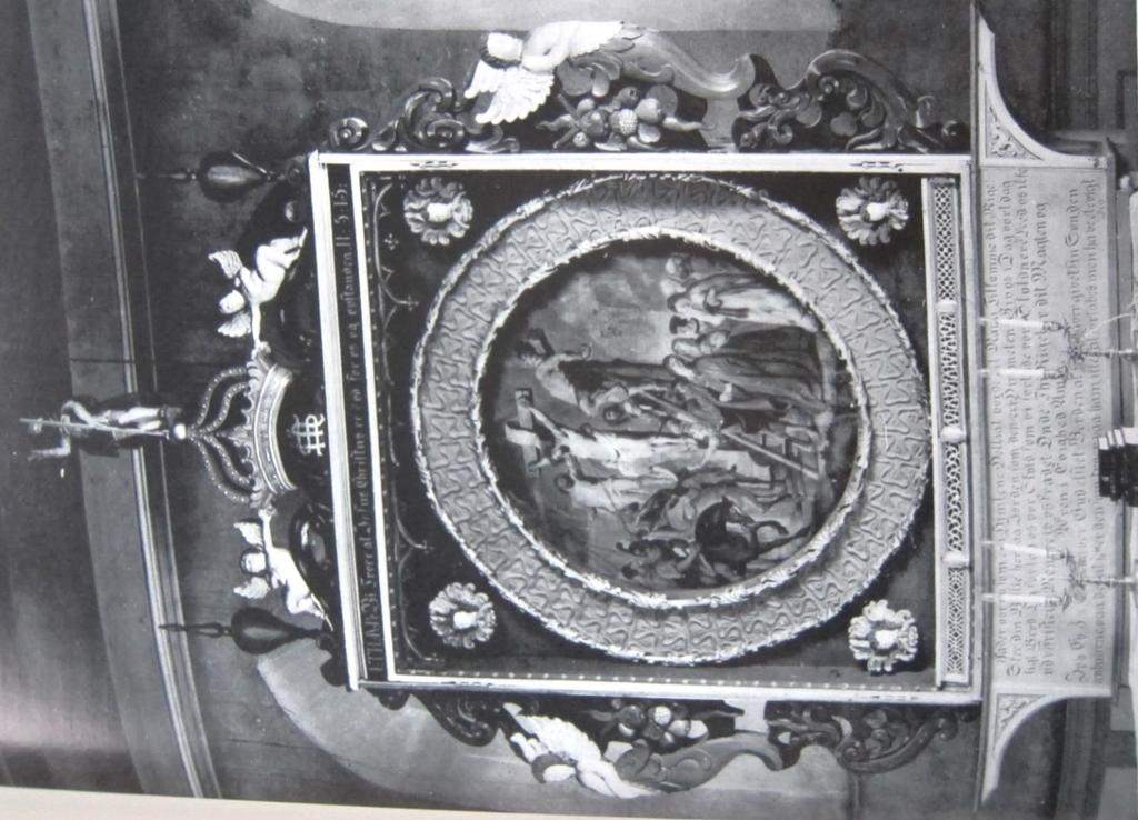 4 Tidligere behandlinger Det lå to overmalingslag på predellamaleriet ifølge malerikonservator Bjørn Kaland fra Vestlandsatelieret, som undersøkte altertavlen i 1964.