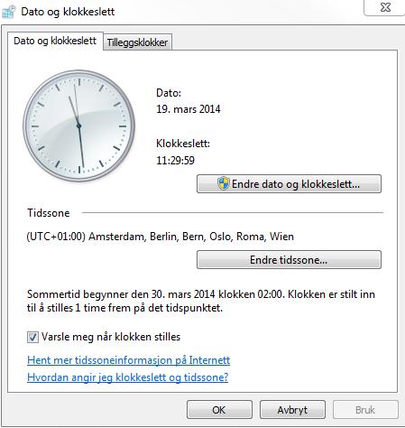 Rolltalk bruker Windows-innstillinger for klokkeslett og dato. Dette synkroniseres automatisk når enheten er tilkoblet Internett.