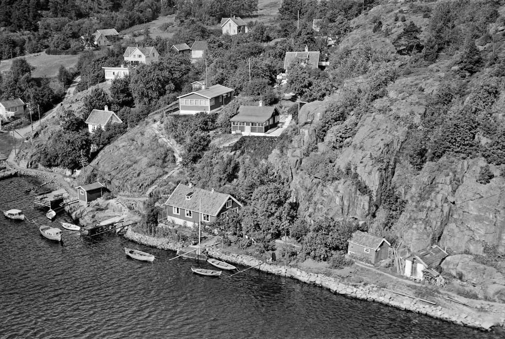 Hytta til Ole-Henrik Todal i 1954 Foto: Widerøe/Vestfoldmuseene Dette er stedet for våre årlige sommeravslutninger i Styrsvik,