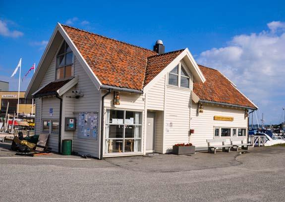 Flott klubbhus Alle styremøter og andre møter blir avholdt i klubbhuset og det er også åpent hus hver tirsdag og søndag for medlemmene.