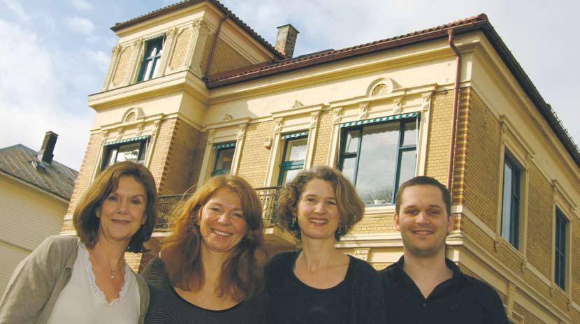 Annika With, Ingunn Holbæk, Kathinka Salvesen og Harald Jørgensen har sitt daglige virke ved Traumeavdelingens dagtilbud i Oslo. I tillegg er Mona Thelle tilknyttet avdelingen i halv stilling.