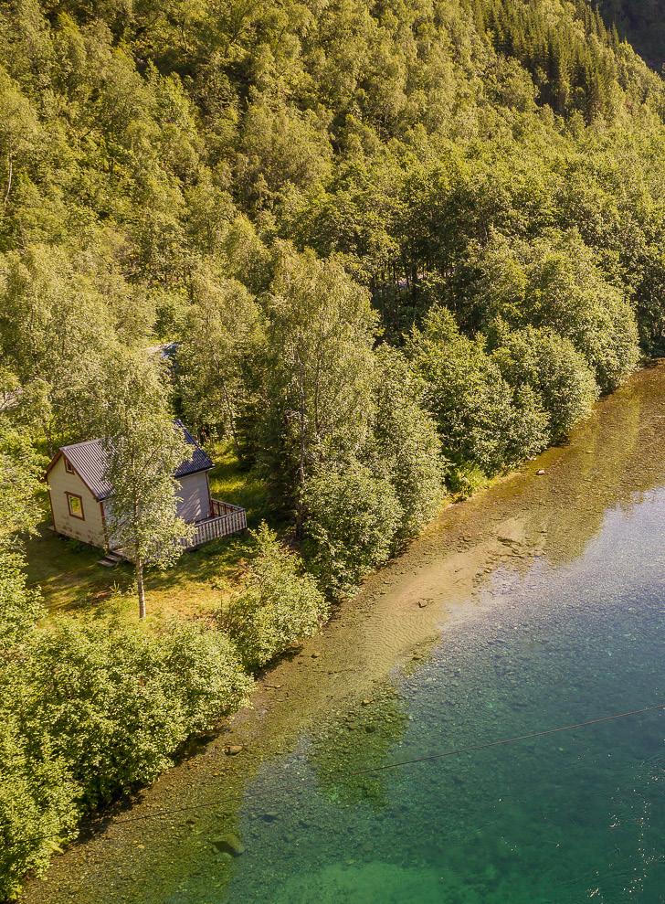 Nordfjord Friidsindom md idyllisk bliggnh lik vd vann