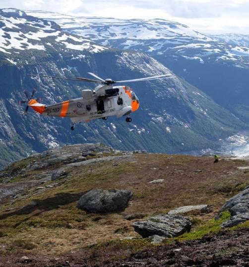 Mange redninger 42 redninger på Trolltunga i 2016 85% av disse var turister som ikke var i reell fare 82% er utlendinger