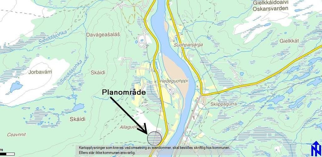 4.2 Generelt om plan- og influensområdet Planområdet i Lišmmajok massetak ligger 5,2 km syd for Tana bru langs E 6. Uttaksområdet ligger på oversiden av veien mellom kt.