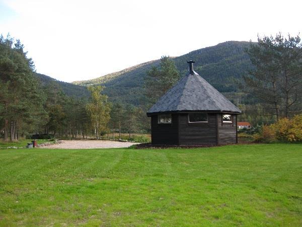 Strandområdet for Sirdalsvatn mot Tonstad Området er tatt med i kravsdokumentet og forholdene omtales her som ikke tilfredsstillende.