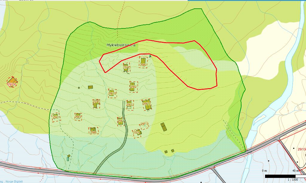 Figur 6. Myklebustsetra slik den er avgrenset i naturbase. Den røde polygonen viser grovt opphopningen av rødlistearter påvist 30.09.2009.