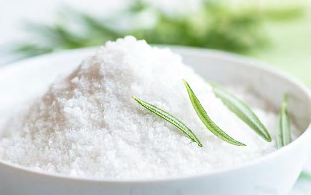 Ferdigpakkede matvarer må merkes med saltinnhold per 100 gram matvare. Ingredienslisten gir også en pekepinn på saltinnholdet. Jo tidligere saltet står oppgitt, jo mer salt er det i maten.